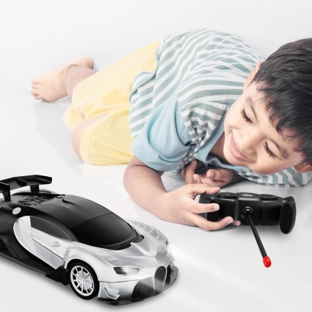 GaHoo Automóvil de control remoto para niños – Escala 1/16 juguete remoto eléctrico de carreras, con luces LED recargable de