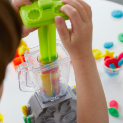 JUEGO DE LICUADORA DE JUGUETE - Play Doh Swirlin' Smoothies