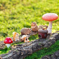 7 figuras de resina de ardilla y erizo con bellota y hongos
