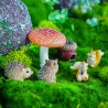 7 figuras de resina de ardilla y erizo con bellota y hongos