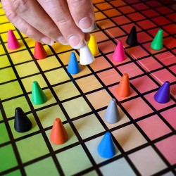 HUES and CUES | Juego de adivinanzas de colores vibrantes familiar