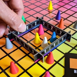 HUES and CUES | Juego de adivinanzas de colores vibrantes familiar
