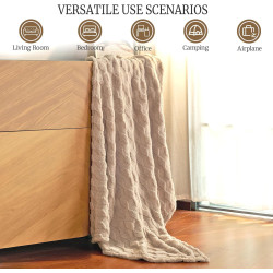 Jurassic World - Juguete interactivo de dinosaurio y huevo