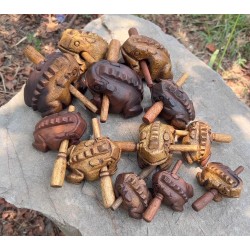 Instrumentos de percusión tailandesa vintage ranas