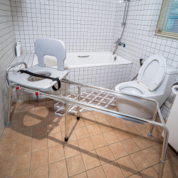 Eagle Health Supplies Banco de transferencia de inodoro a bañera | Asiento de transferencia de indoro a bañera acolchado