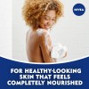 NIVEA Gel de baño refrescante de bayas silvestres e hibisco con suero nutritivo, botella de 20 onzas líquidas