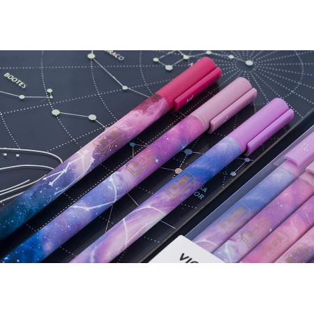 Jisomin 12 bolígrafos de tinta de gel Constellation, bolígrafos creativos Galaxy de 0.020 in, bolígrafo extrafino, regalo