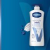 Vaseline Loción corporal de cuidado intensivo para piel seca Loción sin perfume de reparación avanzada hecha con lípidos