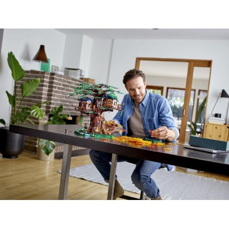 LEGO Ideas Tree House 21318, juego de construcción modelo para niños de 16 años con 3 cabinas, hojas intercambiables,